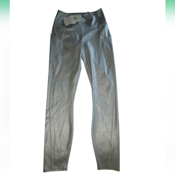 NWT Fabletics High Waisted Foil 7/8 Leggings- XS - Picture 1 of 5